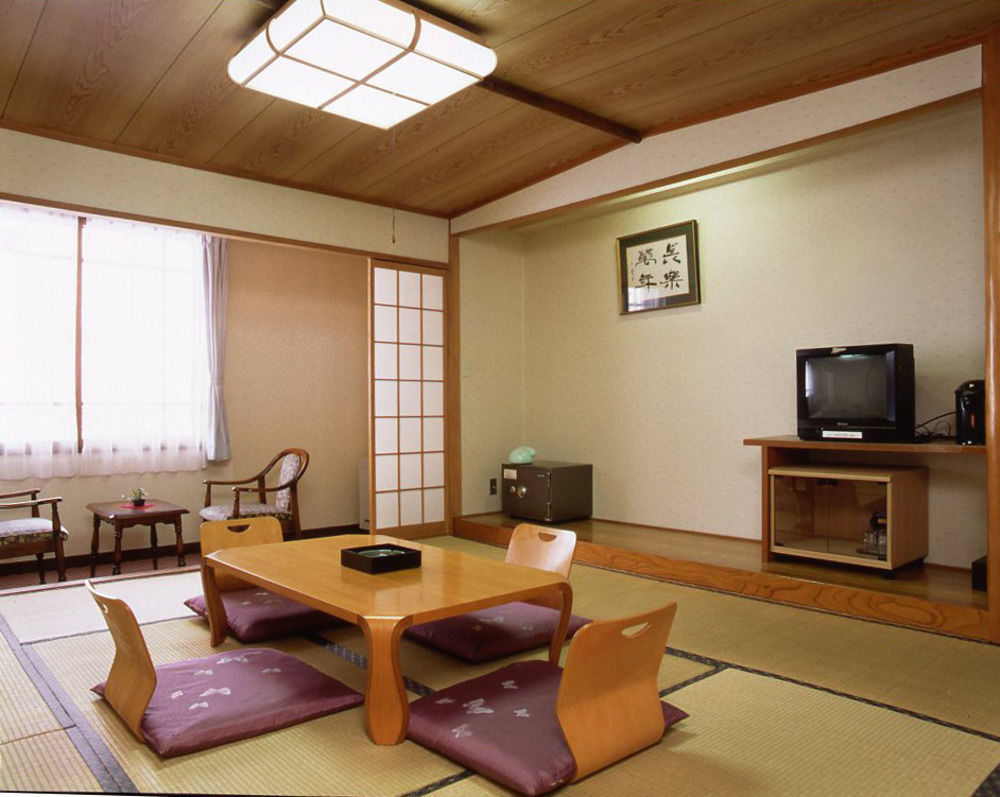 Diamond Shiga Hotel Яманучи Екстериор снимка