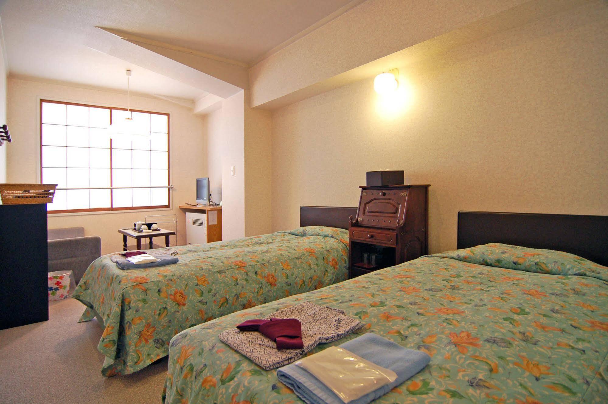 Diamond Shiga Hotel Яманучи Екстериор снимка